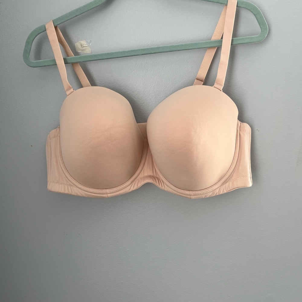 Cream underwire‎ Bra with Molded Cups and Adjustable Straps